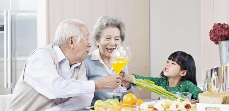 中老年人更应该经常食用特级初榨橄榄油